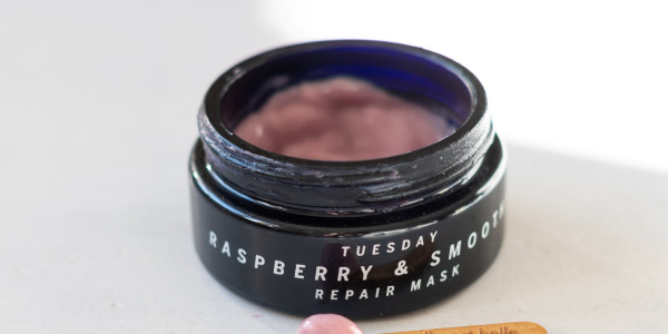 Tuesday Raspberry & Smoothie Repair Mask: una mascarilla facial overnight